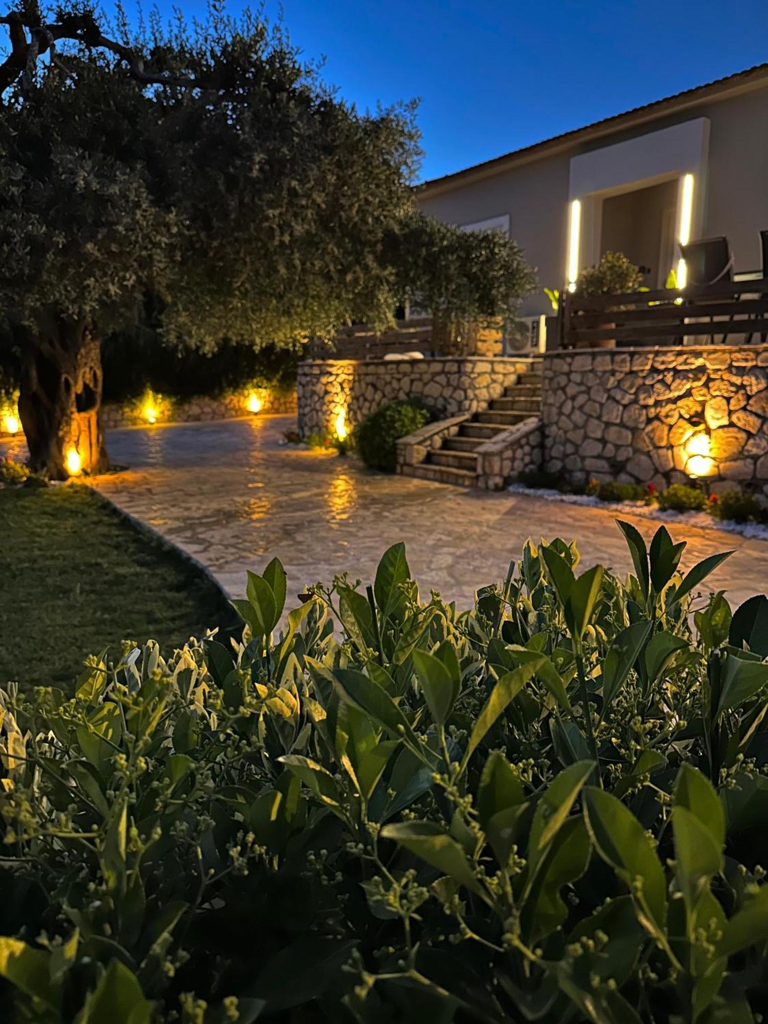 Angels Court 1 Villa Doukades ภายนอก รูปภาพ